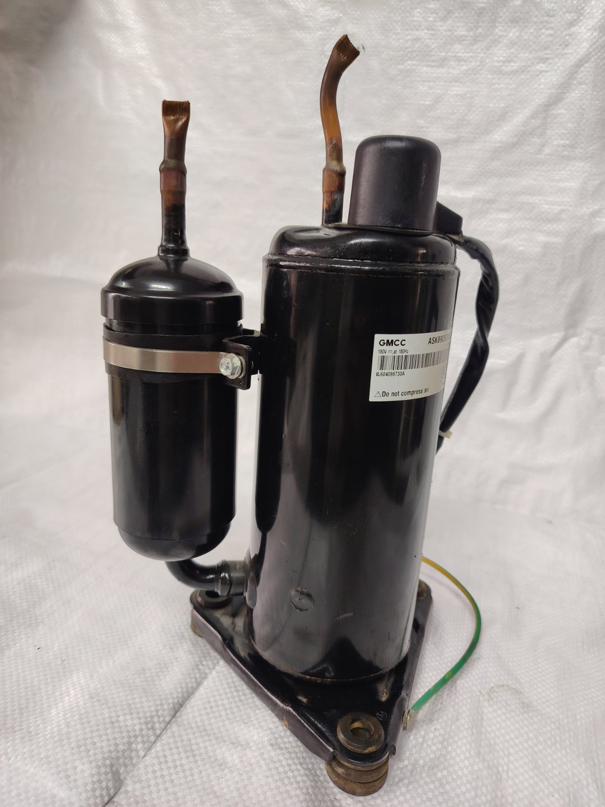 Компресор на Midea Mission 12 000 BTU